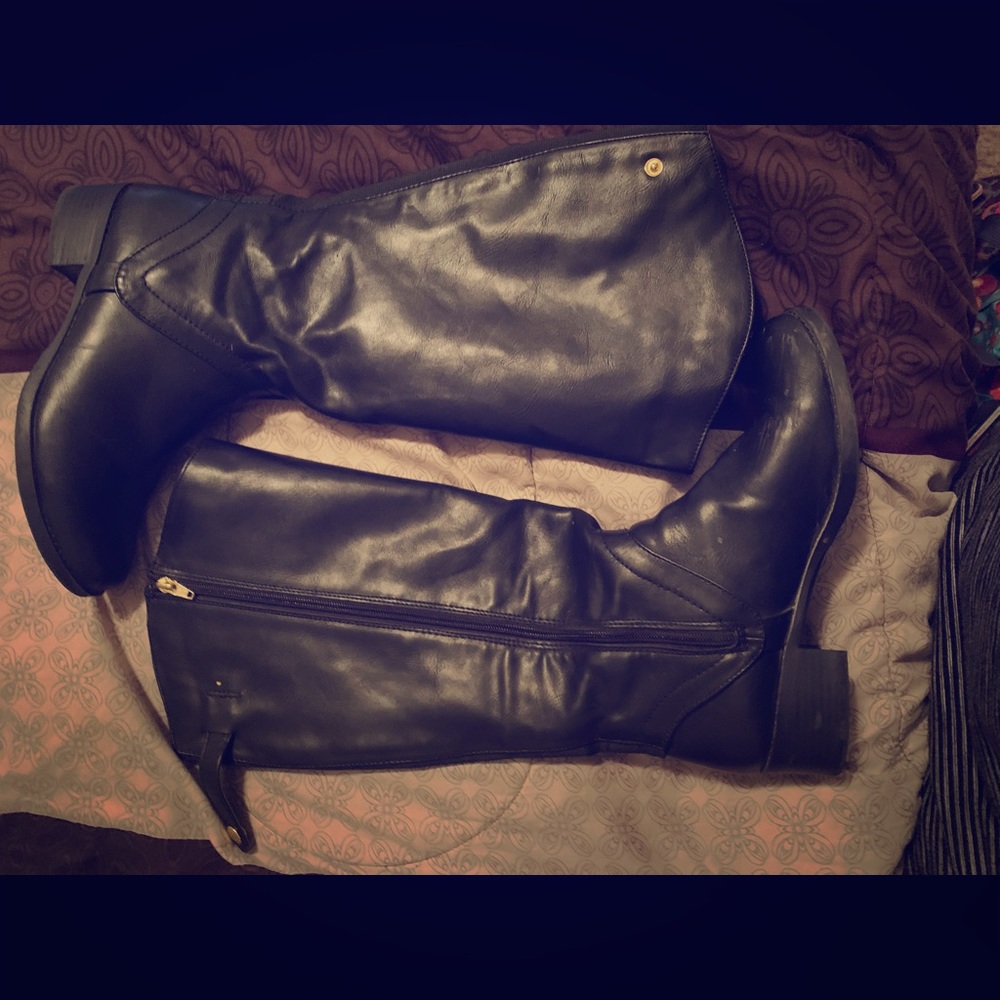 Black boots